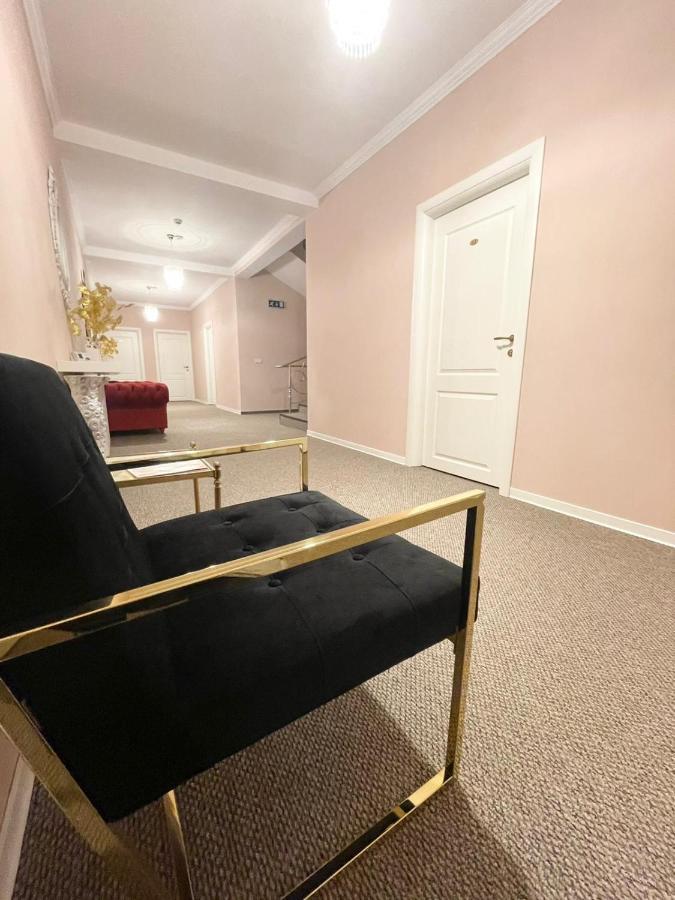 Hotel Cochet Boutique Târgu Jiu Exteriér fotografie