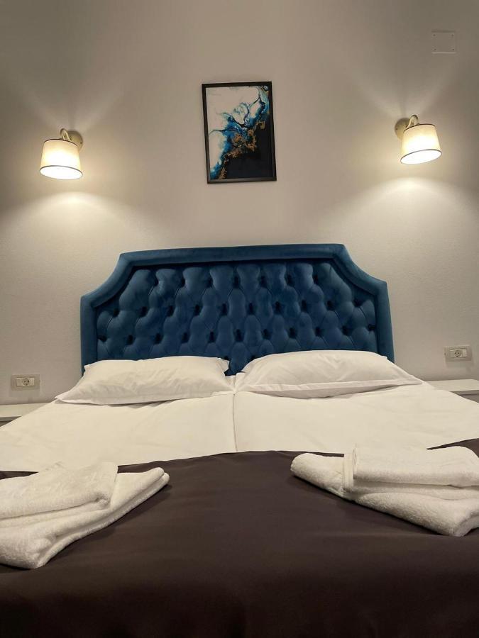 Hotel Cochet Boutique Târgu Jiu Exteriér fotografie