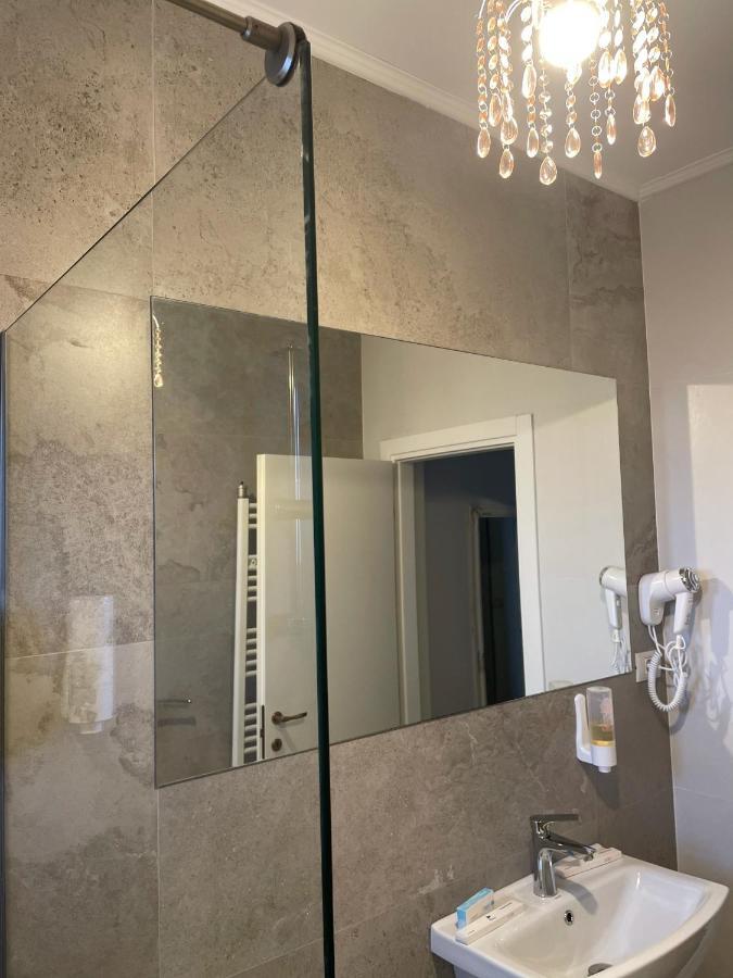 Hotel Cochet Boutique Târgu Jiu Exteriér fotografie