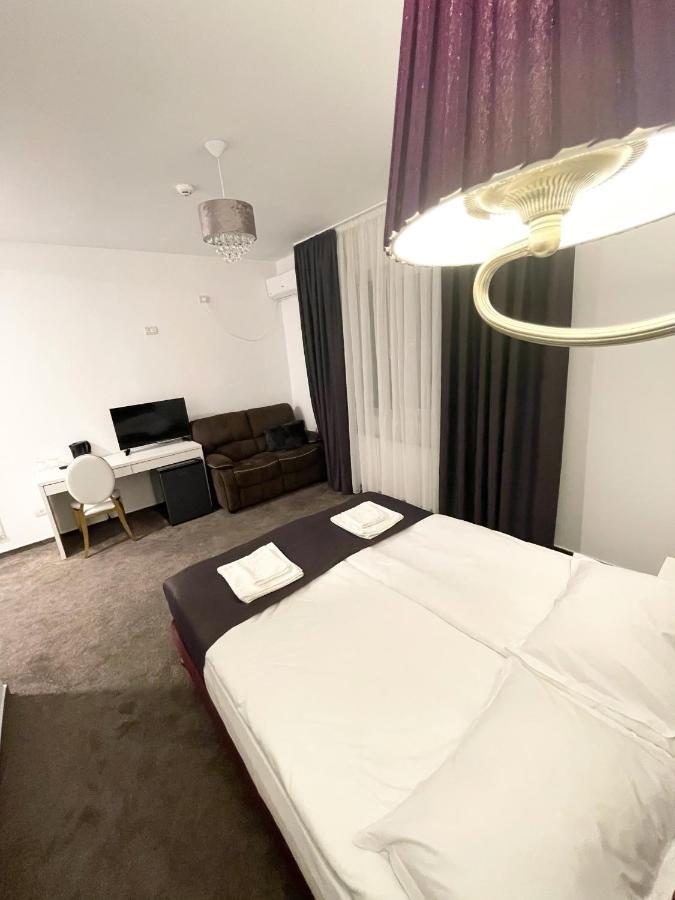 Hotel Cochet Boutique Târgu Jiu Exteriér fotografie