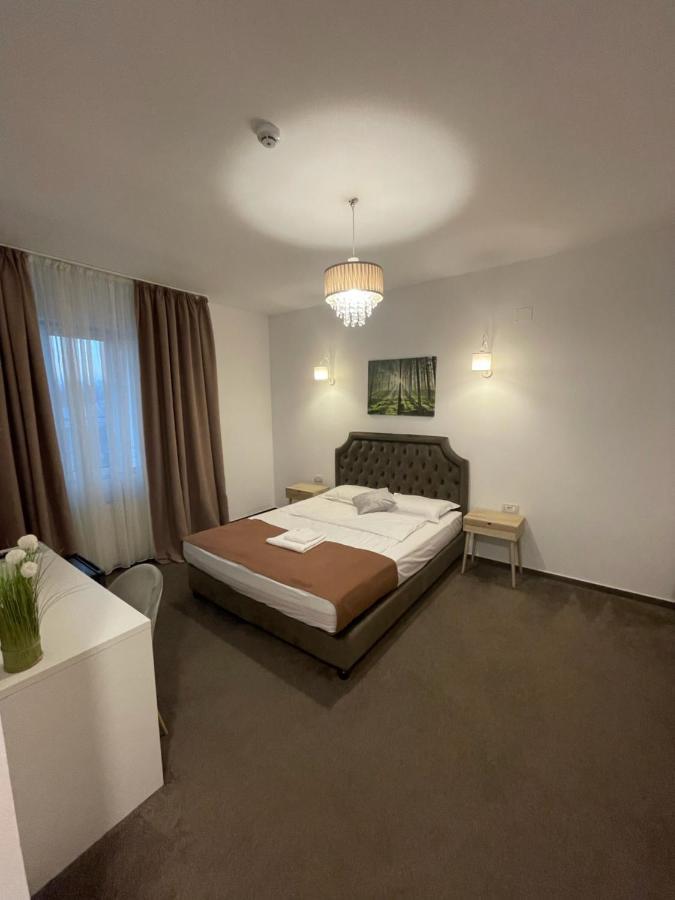 Hotel Cochet Boutique Târgu Jiu Exteriér fotografie