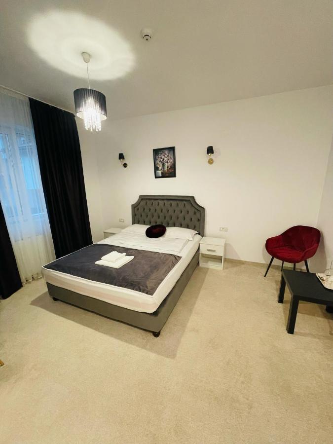 Hotel Cochet Boutique Târgu Jiu Exteriér fotografie