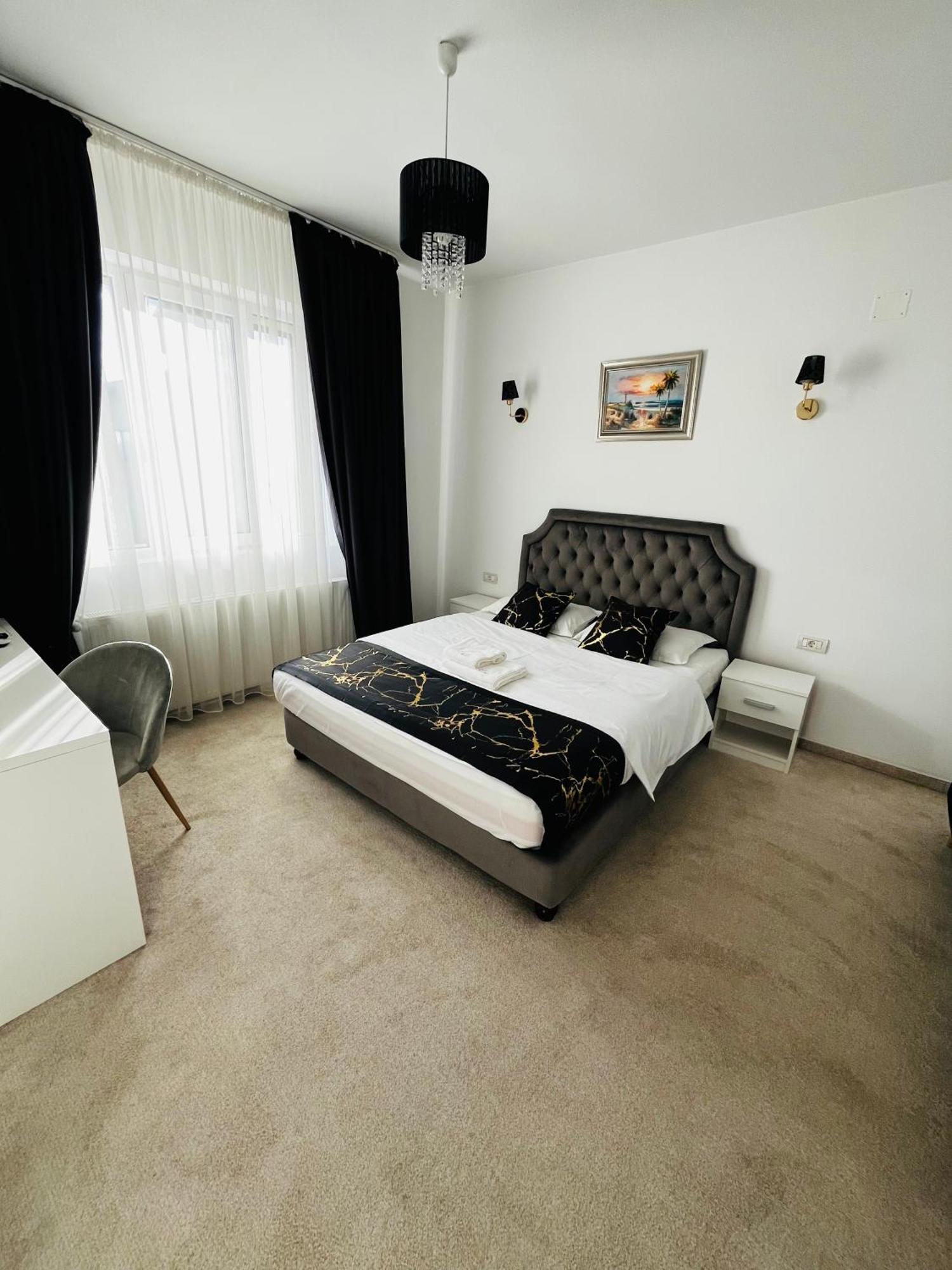 Hotel Cochet Boutique Târgu Jiu Exteriér fotografie