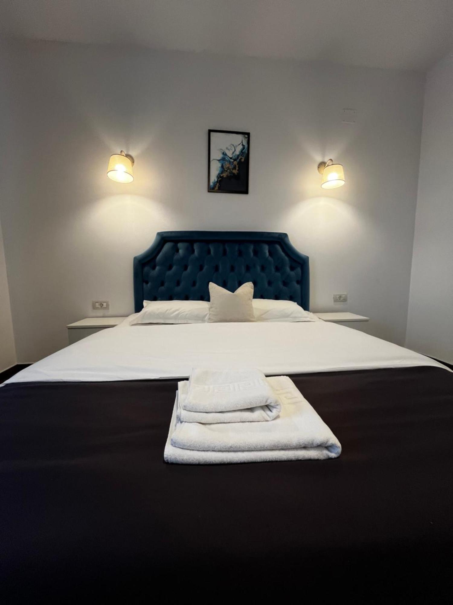 Hotel Cochet Boutique Târgu Jiu Exteriér fotografie
