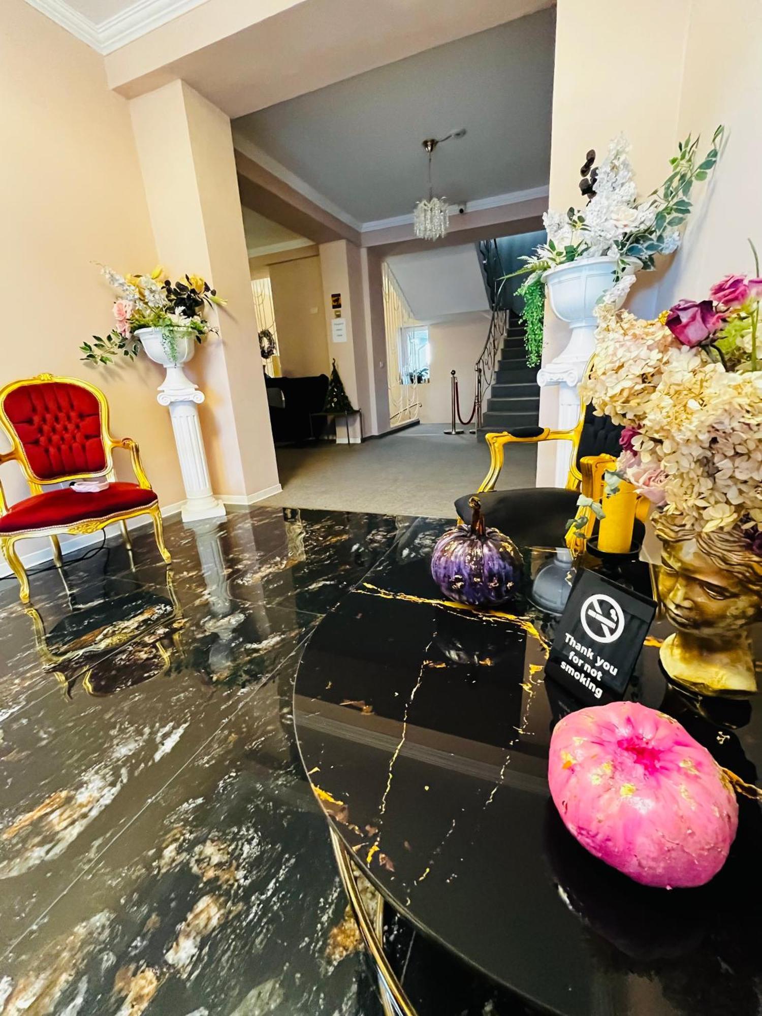 Hotel Cochet Boutique Târgu Jiu Exteriér fotografie