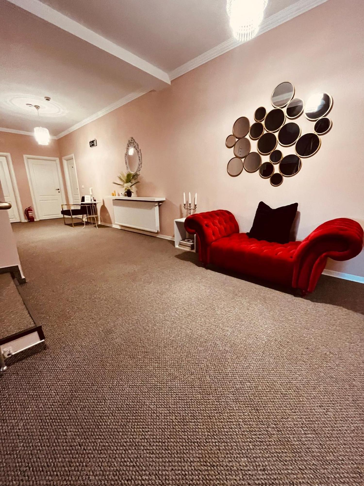 Hotel Cochet Boutique Târgu Jiu Exteriér fotografie